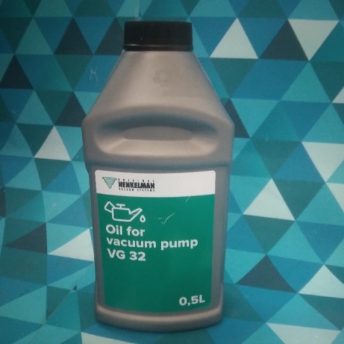 Масло HENKELMAN VG32 (0439510) для вакуумного упаковщика (0,5 л.) Нидерланды