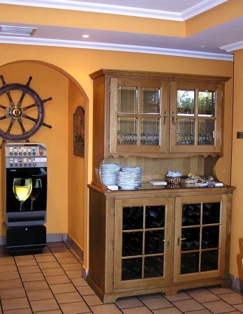 Двухзонный шкаф для хранения вина OAK-W129C с буфетом