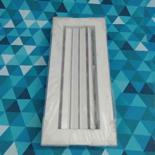 Вентиляционная решетка с поворотными жалюзи АМР 300х100М мм. (двухрядная, белый- RAL 9016)