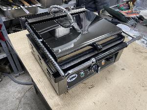 ГРИЛЬ КОНТАКТНЫЙ GMG KG 2735 G ДЕМО