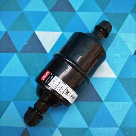 Фильтр - осушитель Danfoss DCL 083 3/8" (гайка) 023Z5005