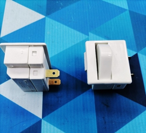 Кнопка для холодильника LTK-17A  Бирюса 1338050629 (2х pin, 250V, 0.5A)