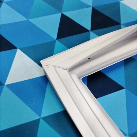Уплотнитель 571 x 1009 мм. Индезит (С00854009) Ariston, Indesit, Stinol профиль ИН