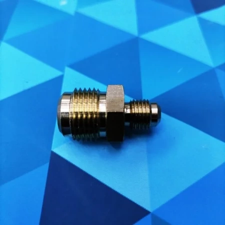 Штуцер переходной (фитинг) 1/4" х 1/2" (под гайки)