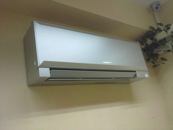 Настенный внутренний блок мульти-сплит системы Mitsubishi Electric MSZ-EF22VES