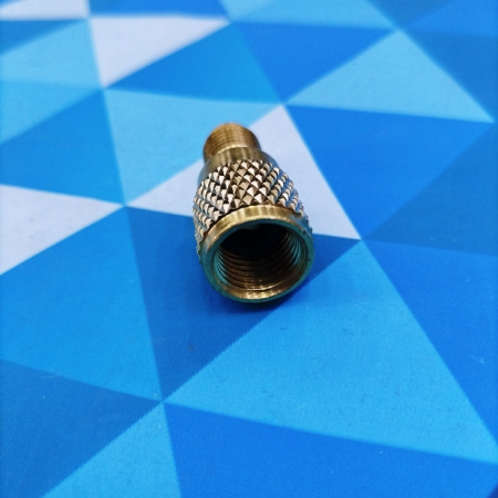 Адаптер прямой V07 (R22 (1/4") папа - R410 (5/16") мама) Китай