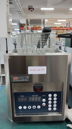 Фритюрница настольная REDGASTRO RGT8E (8 л, автоподъём)